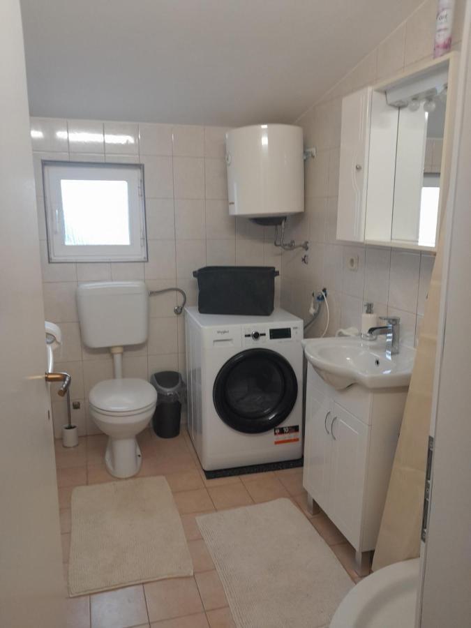 Caliente Apartments Vir B Luaran gambar
