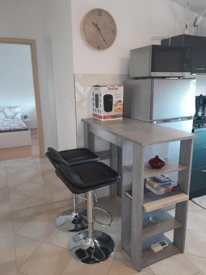 Caliente Apartments Vir B Luaran gambar