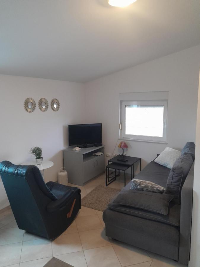 Caliente Apartments Vir B Luaran gambar