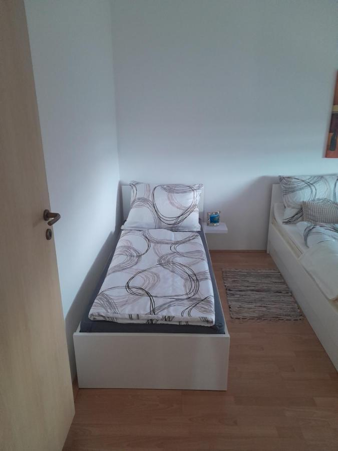 Caliente Apartments Vir B Luaran gambar