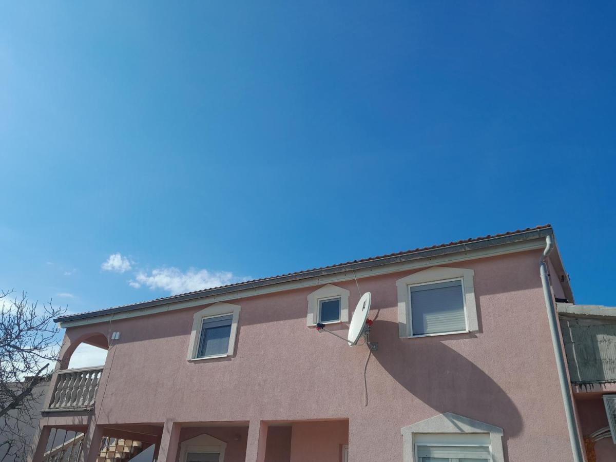 Caliente Apartments Vir B Luaran gambar
